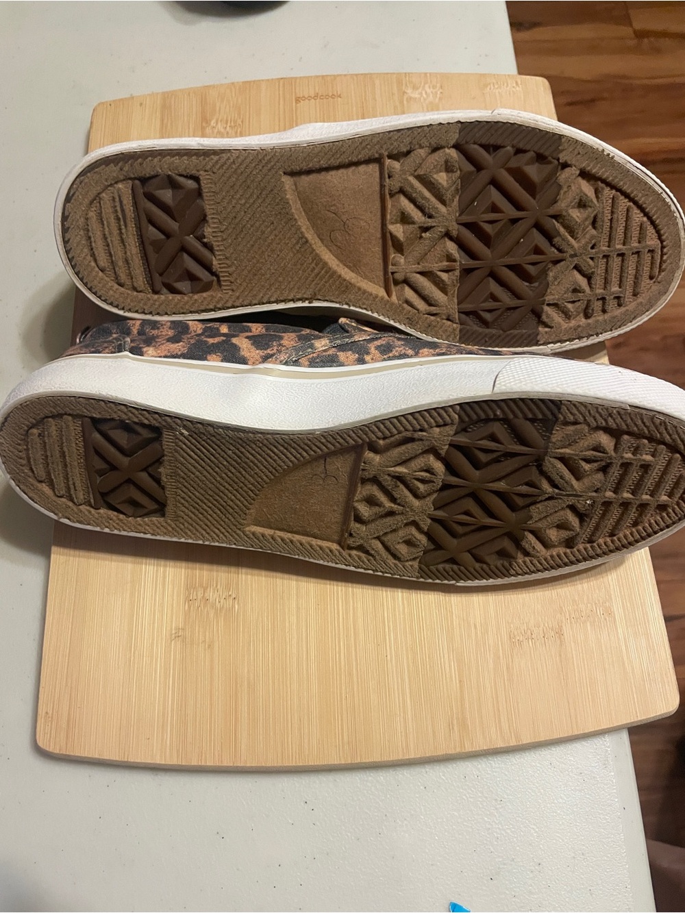 Sugar Flicker Leopard Print Slip-On Sneakers in Tan and Black size 8 - Picture 6 of 6